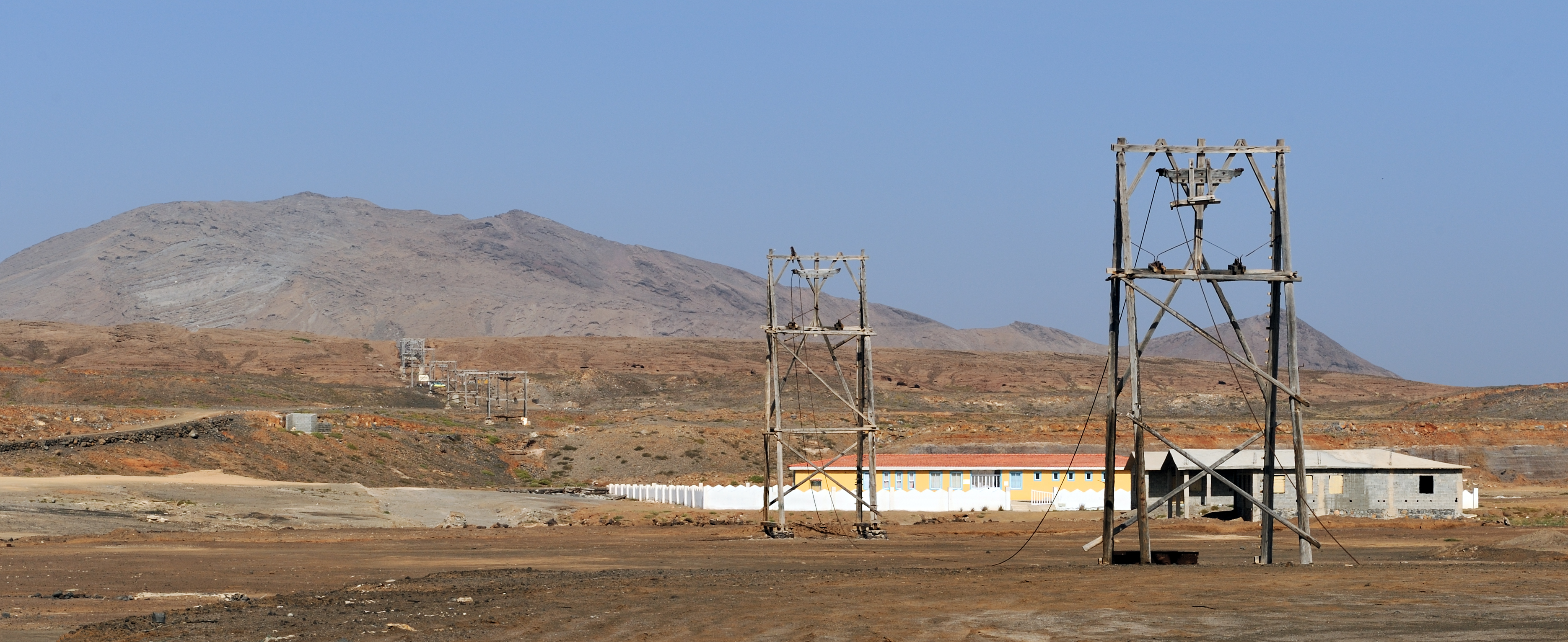 Half-day Sal loop: salt pans, fishing villages, and wind route image