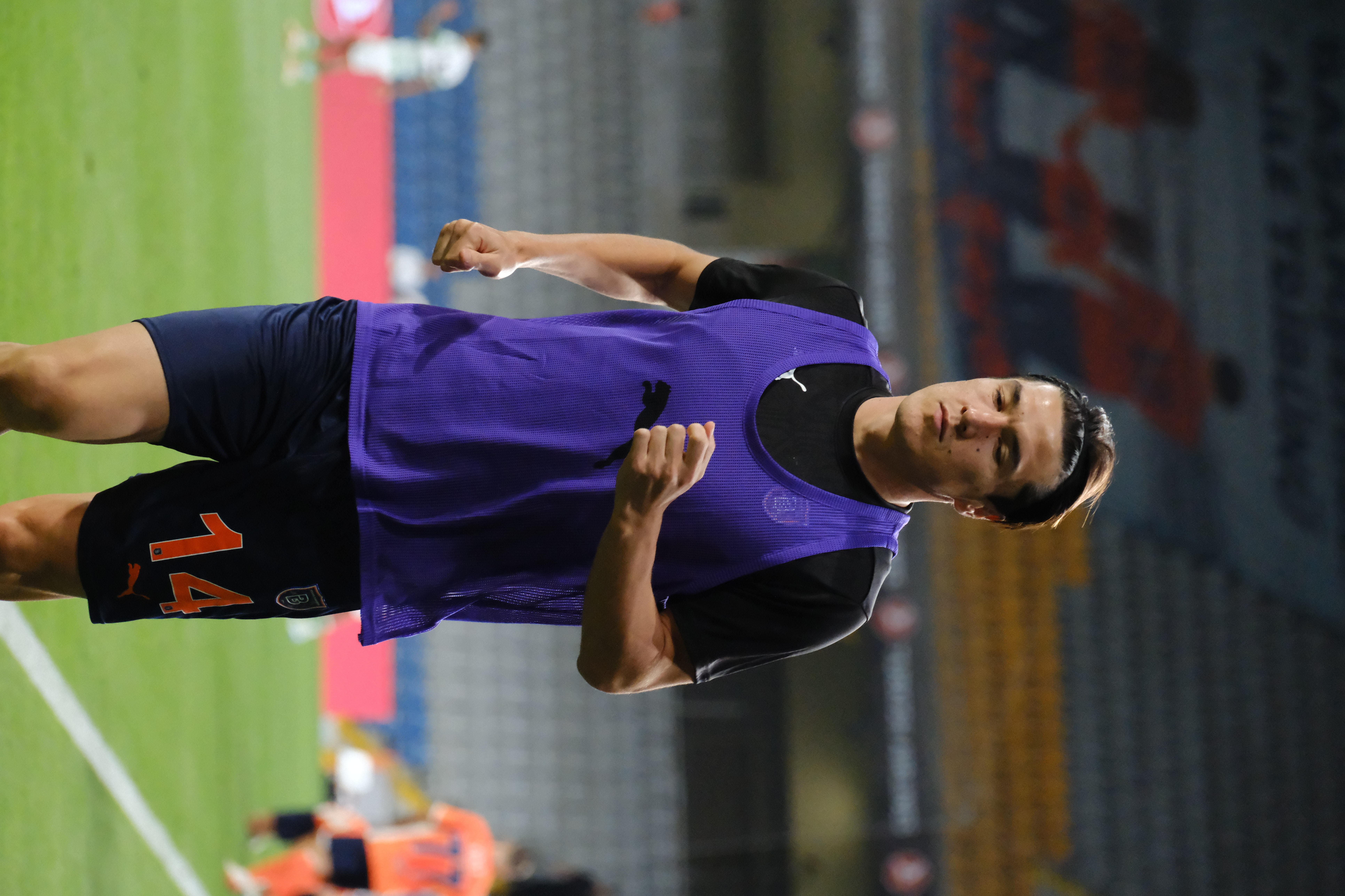 Eldor Shomurodov football photo