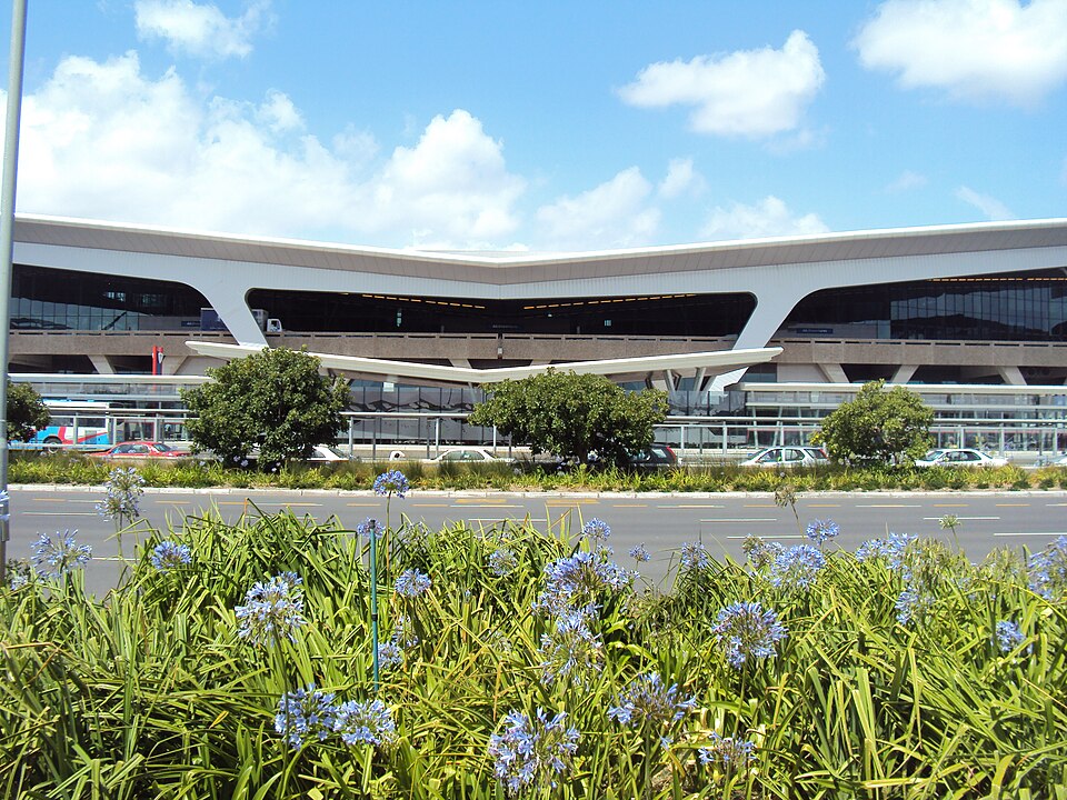 Kaapstad Internasionale Lughawe (Cape Town International Airport / Kaapstad Internasionale Lughawe) Uiterlike